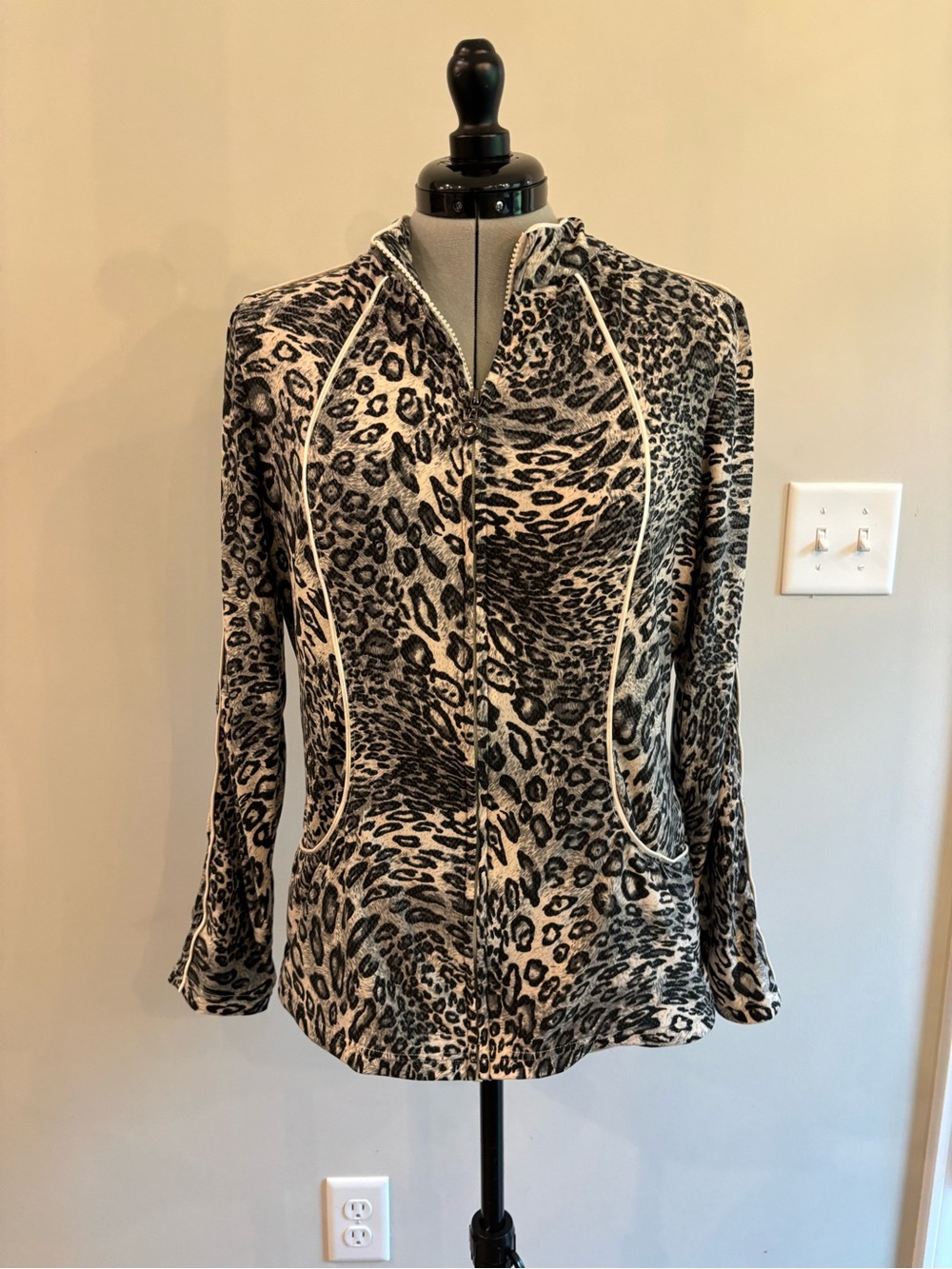 Neiman Marcus Black and Cream Leopard-Print Zip Hoodie with Contrast Piping
